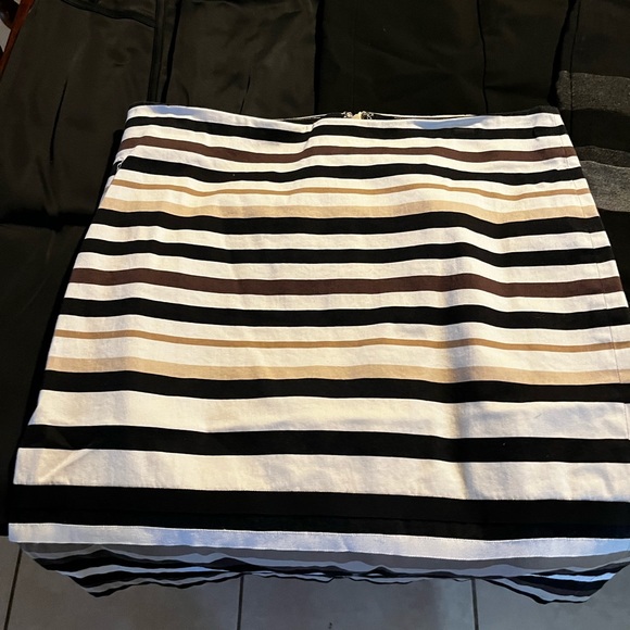 White House Black Market Skirts - Picture 3 of 8